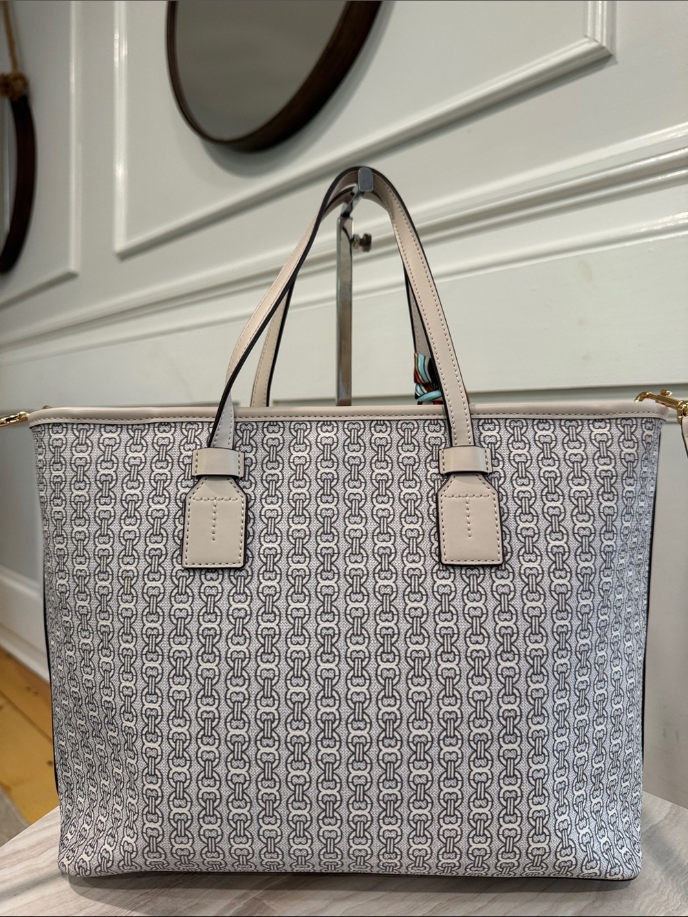 Tory Burch Bag Gemini Link Light Gray and Cream Satchel Tote - Picture 9 of 17